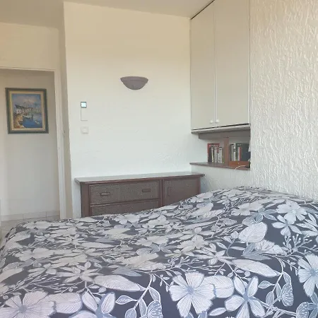 Appartement 3 Pieces Face Et St-tropez