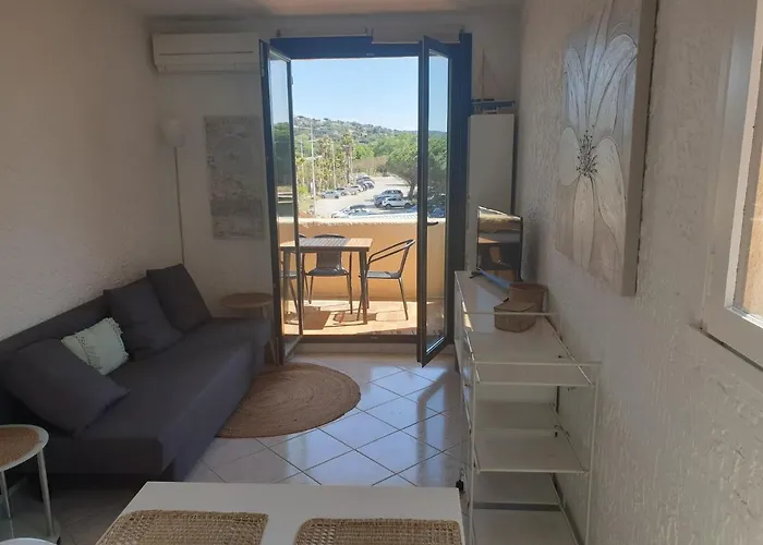 3 Pieces Face Et St-tropez Appartement